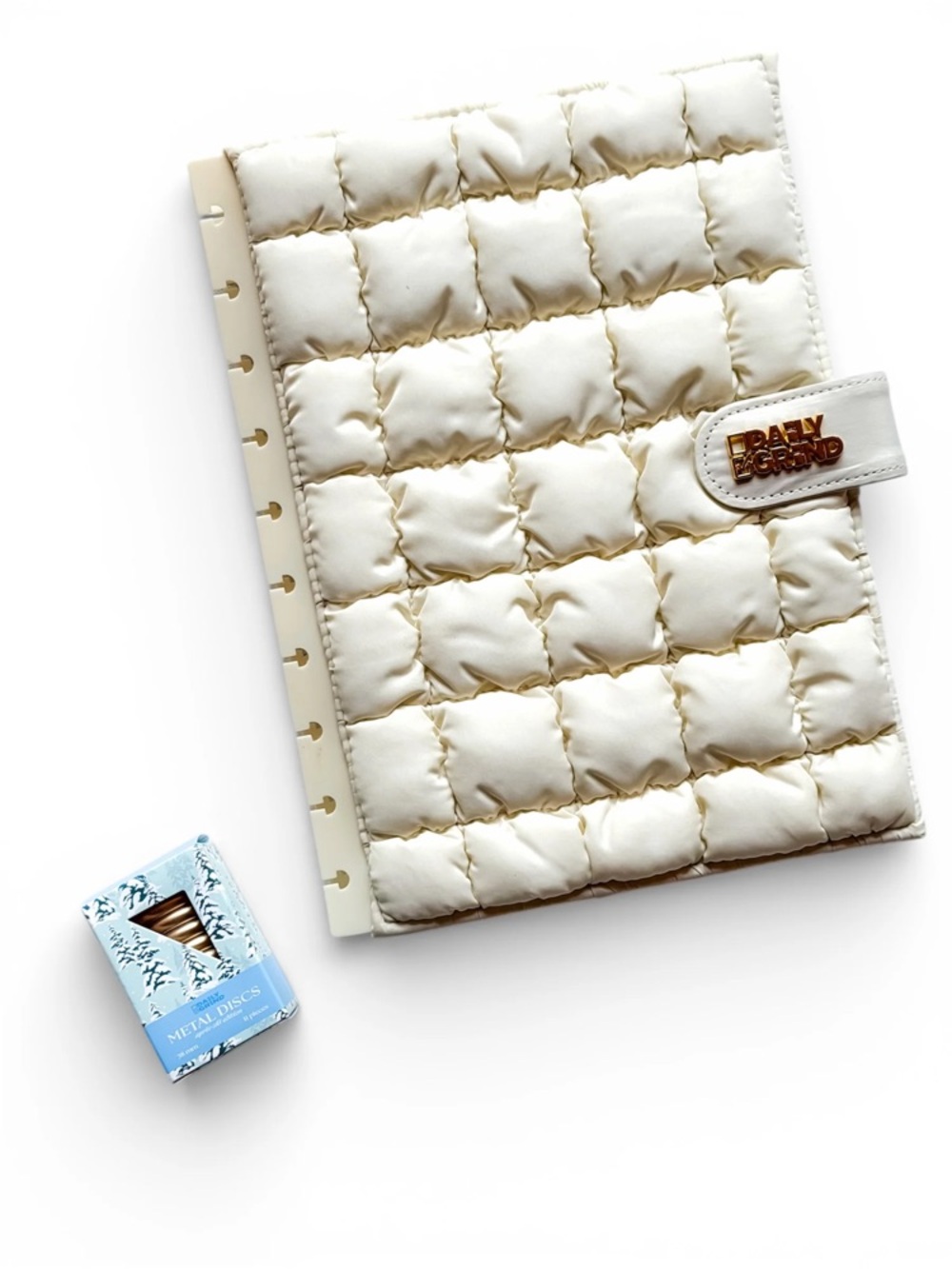 Daily Grind Apres-Ski quilted planner cover, metal disks, and dividers - Picture 9 of 11